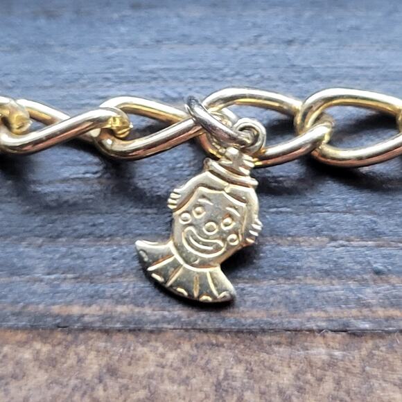 Jelly Belly Factory Charm Bracelet – Vintage Late '90s Gold Dangle | Y2K Jewelry - Picture 12 of 15